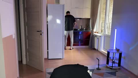 Tom online show from March 2026 07:44:01 AM