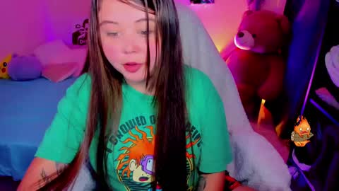   Independent model  online show from March 2025 01:58:02 AM