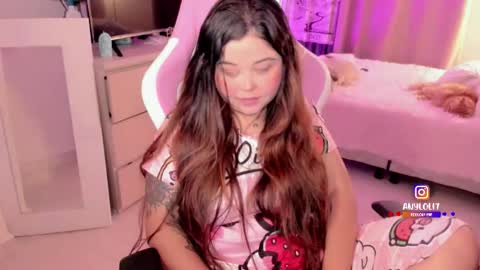   Independent model  online show from November 2025 08:07:01 PM