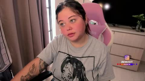   Independent model  online show from November 2025 04:29:02 PM