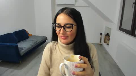 Anya online show from December 2025 04:43:01 AM