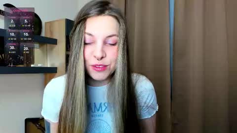 Anya online show from November 2025 06:19:02 PM