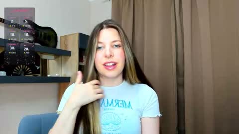 Anya online show from December 2025 03:43:01 PM