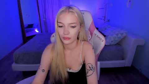 Anya online show from November 2025 02:32:02 AM