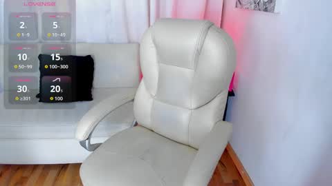 Anyi online show from September 2025 12:18:01 PM