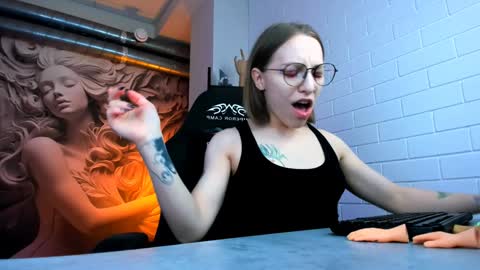 Snapshot of aphexqueen chatting on February 2025 07:10:02 PM APHEX QUEEN online show from February 2025 07:10:02 PM