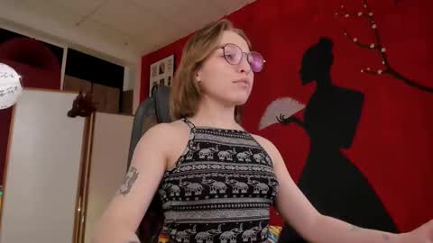 Snapshot of aphexqueen chatting on February 2025 12:17:02 PM APHEX QUEEN online show from February 2025 12:17:02 PM