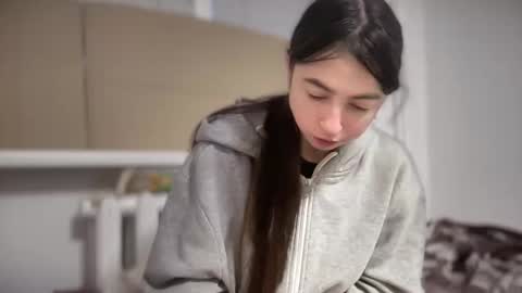 aphr0dite22 online show from February 2026 05:17:01 AM