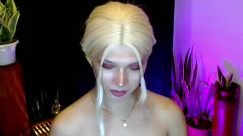 Snapshot of aphr0dite_x chatting on December 2024 07:38:02 PM Roman Goddess online show from December 2024 07:38:02 PM