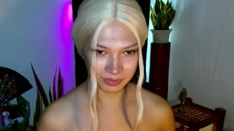 Snapshot of aphr0dite_x chatting on December 2024 11:46:01 AM Roman Goddess online show from December 2024 11:46:01 AM