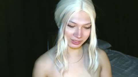 Snapshot of aphr0dite_x chatting on December 2024 01:31:02 AM Roman Goddess online show from December 2024 01:31:02 AM