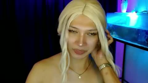 Snapshot of aphr0dite_x chatting on December 2024 07:24:02 AM Roman Goddess online show from December 2024 07:24:02 AM