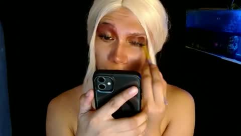 Snapshot of aphr0dite_x chatting on December 2024 06:14:01 AM Roman Goddess online show from December 2024 06:14:01 AM