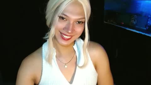 Snapshot of aphr0dite_x chatting on December 2024 03:13:01 PM Roman Goddess online show from December 2024 03:13:01 PM