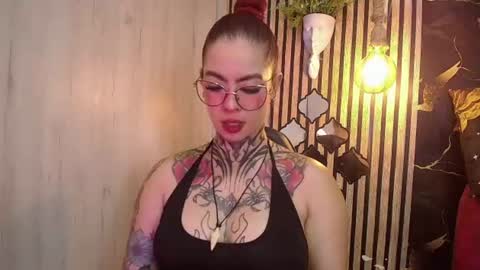 Snapshot of aphrodite__bloom chatting on July 2026 12:39:01 AM aphrodite__bloom online show from July 2026 12:39:01 AM