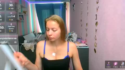 Aphrodite online show from September 2025 12:40:01 PM