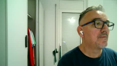 furry bear online show from October 2025 10:51:01 PM