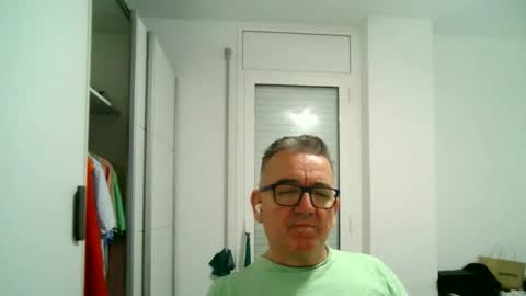 furry bear online show from October 2025 07:14:02 PM