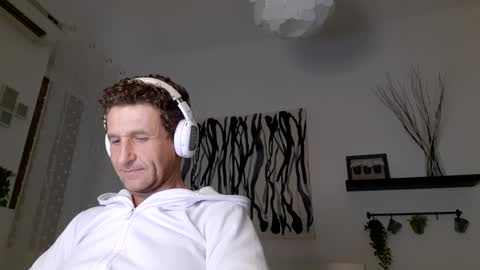Snapshot of apollobest77 chatting on January 2025 08:56:02 PM apollobest77 online show from January 2025 08:56:02 PM