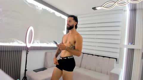 Snapshot of apolo_bianco_ chatting on February 2025 05:08:01 AM APOLO online show from February 2025 05:08:01 AM