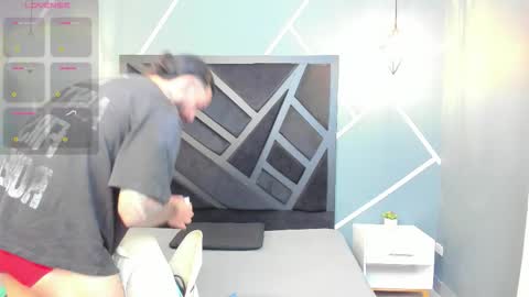 Snapshot of apolo_bianco_ chatting on December 2025 11:03:02 PM APOLO online show from December 2025 11:03:02 PM