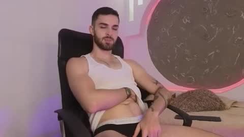 Apolo Lux  online show from February 2026 07:45:02 PM