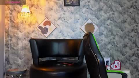 Snapshot of apolo_ryder chatting on March 2026 10:05:01 PM APOLO online show from March 2026 10:05:01 PM