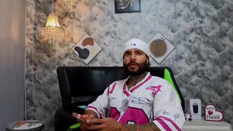 Snapshot of apolo_ryder chatting on March 2026 10:10:01 PM APOLO online show from March 2026 10:10:01 PM