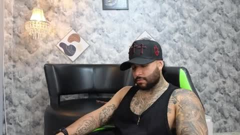 Snapshot of apolo_ryder chatting on April 2026 12:33:01 AM APOLO online show from April 2026 12:33:01 AM