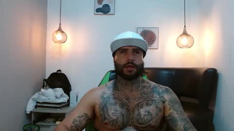Snapshot of apolo_ryder chatting on April 2026 01:23:02 AM APOLO online show from April 2026 01:23:02 AM