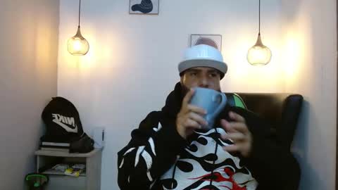 Snapshot of apolo_ryder chatting on May 2026 10:26:02 PM APOLO online show from May 2026 10:26:02 PM