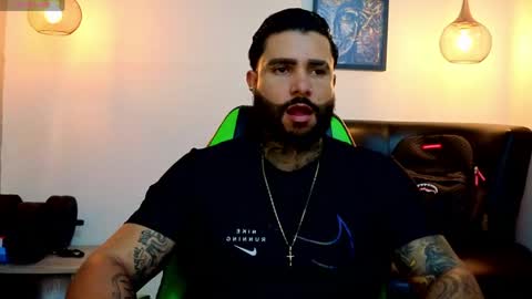 Snapshot of apolo_ryder chatting on May 2026 09:54:01 PM APOLO online show from May 2026 09:54:01 PM
