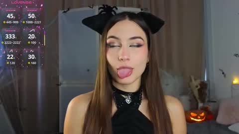 Vicki online show from October 2025 09:06:02 AM