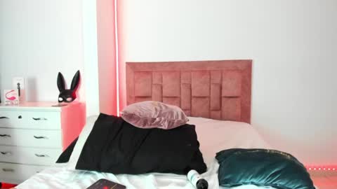 Snapshot of april_collinsxx chatting on May 2026 10:50:03 PM april collinsxx online show from May 2026 10:50:03 PM