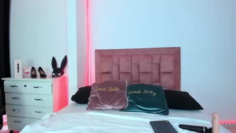Snapshot of april_collinsxx chatting on July 2026 08:11:02 PM april collinsxx online show from July 2026 08:11:02 PM