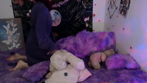 april_l6 online show from January 2025 05:38:02 PM