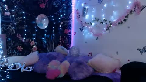 april_l6 online show from February 2026 12:04:01 AM