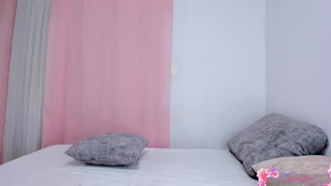 Snapshot of apriladamson_ chatting on November 2025 11:07:02 PM April online show from November 2025 11:07:02 PM