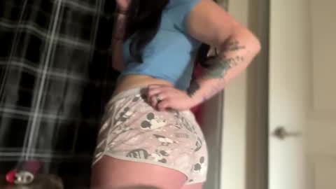 Snapshot of aprilanna chatting on February 2025 09:11:02 PM AnnaApril420 online show from February 2025 09:11:02 PM