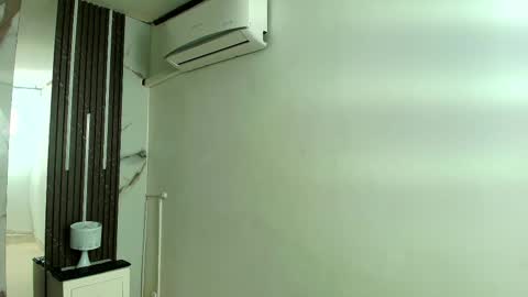 aprillross online show from December 2025 11:51:01 AM