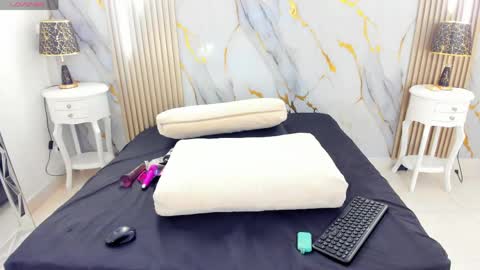 aprillross online show from April 2026 12:31:01 PM