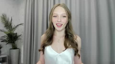 Lina online show from September 2025 09:25:02 AM