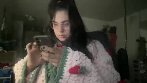 Snapshot of arabbustybeauty chatting on October 2025 03:51:02 AM BustyPrincessLeila online show from October 2025 03:51:02 AM