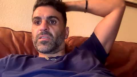 Snapshot of arabguy1988 chatting on October 2025 08:10:01 AM CaliArab online show from October 2025 08:10:01 AM