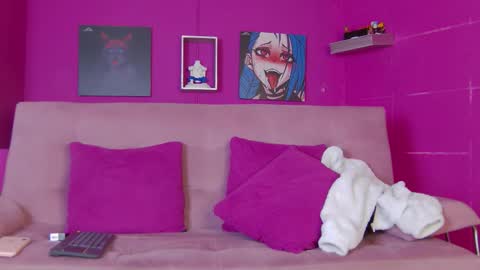 Aranza online show from November 2025 12:27:02 PM