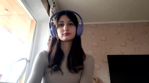 Mia online show from December 2025 11:08:02 AM