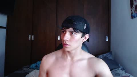 Snapshot of ares_aestheticgod chatting on December 2024 11:42:02 PM Ares D online show from December 2024 11:42:02 PM