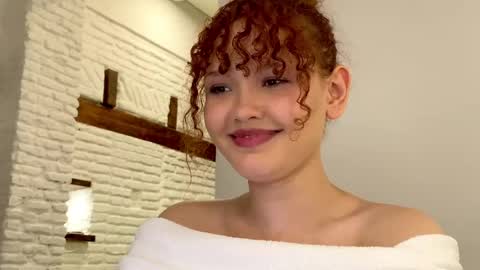 Snapshot of aresha_viree chatting on May 2026 02:08:01 AM Aresha online show from May 2026 02:08:01 AM