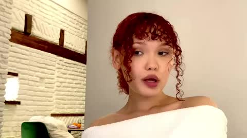 Snapshot of aresha_viree chatting on May 2026 12:04:02 AM Aresha online show from May 2026 12:04:02 AM