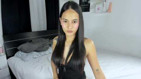 Snapshot of ari_anaa chatting on July 2026 07:45:01 AM AriCandyAnna online show from July 2026 07:45:01 AM